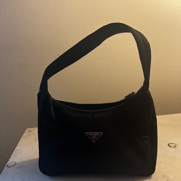 Prada bag - Picture 2 of 6